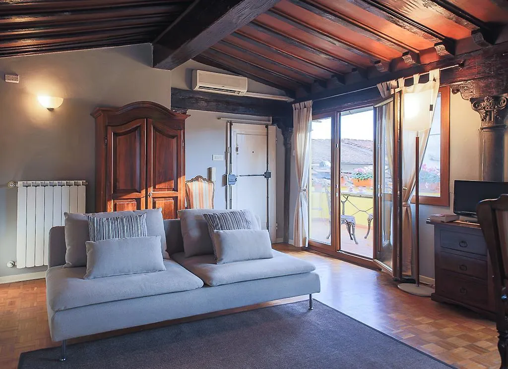 Oltrarno Charme Apartment Florence